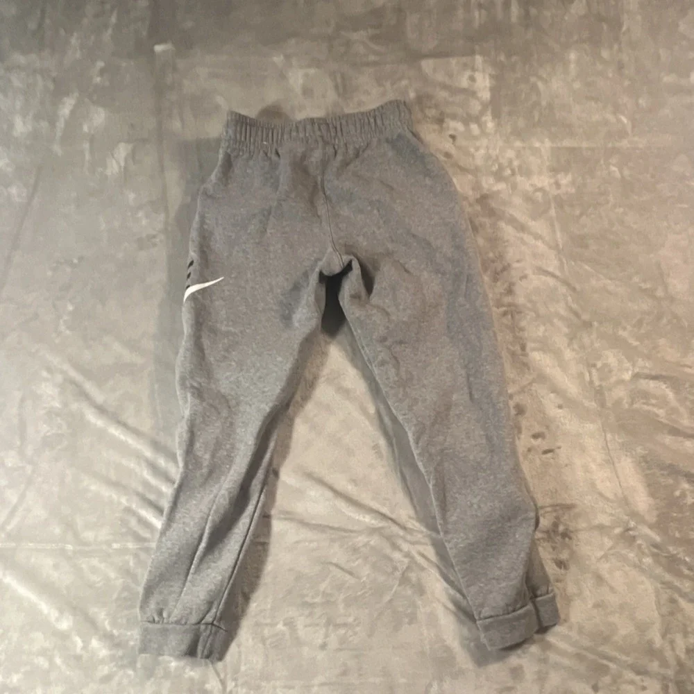Nike Boys Pants Small Gray Fleece Athletic Swoosh Logo Jogger